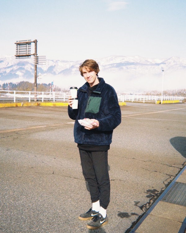 Roadside coffee with the mountains behind